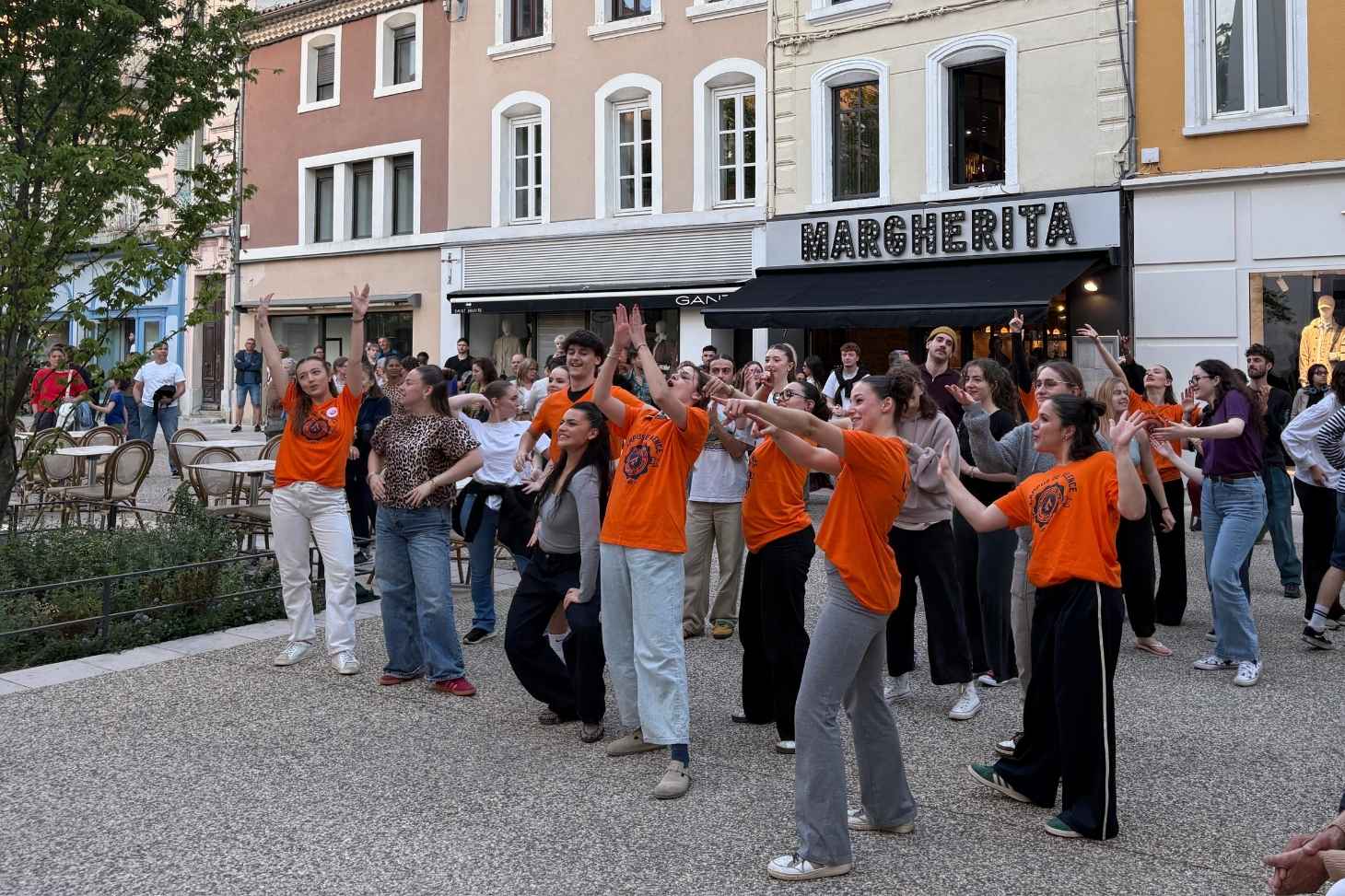 danse des étudiantes