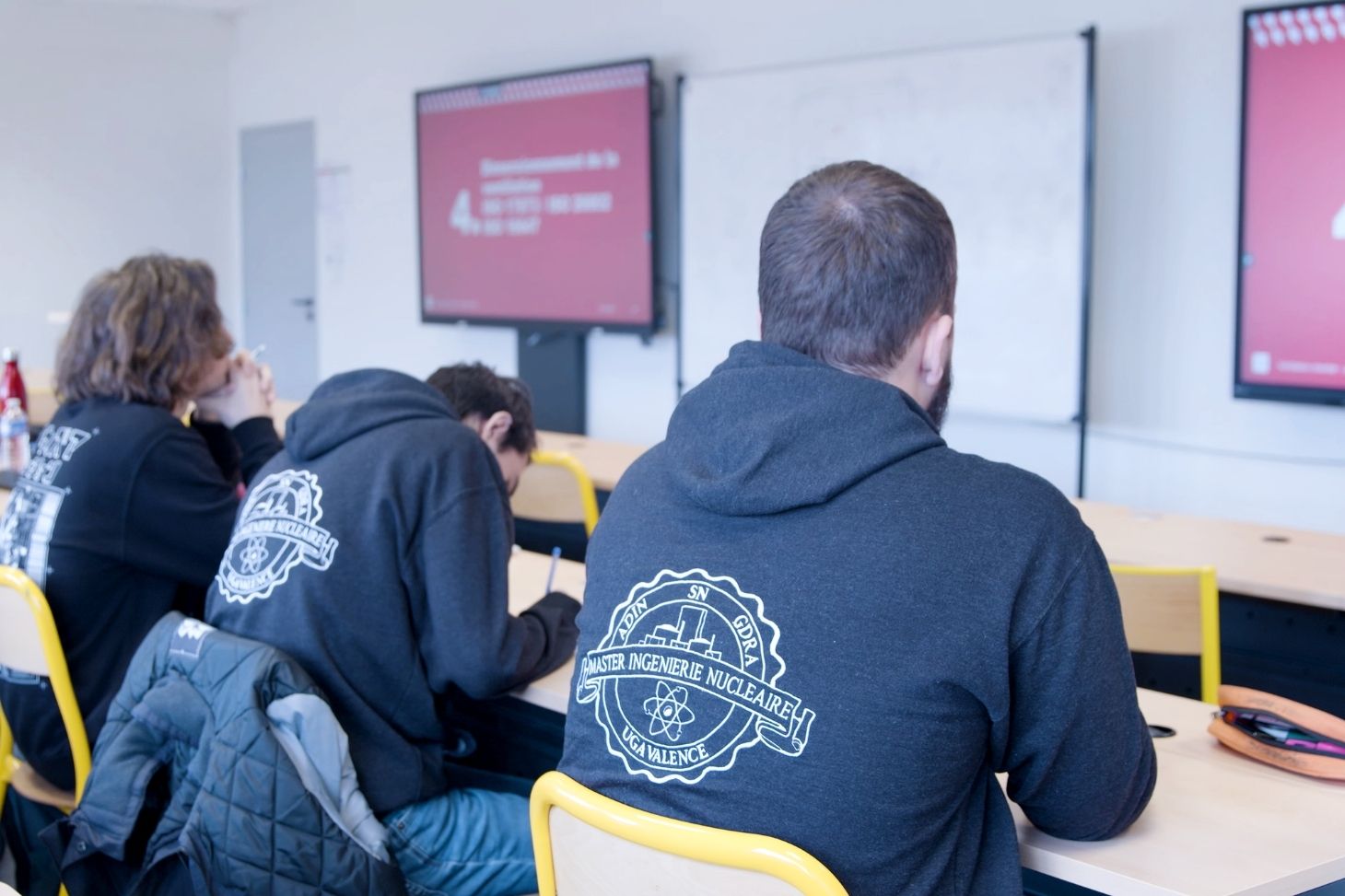 Etudiants de Master de dos