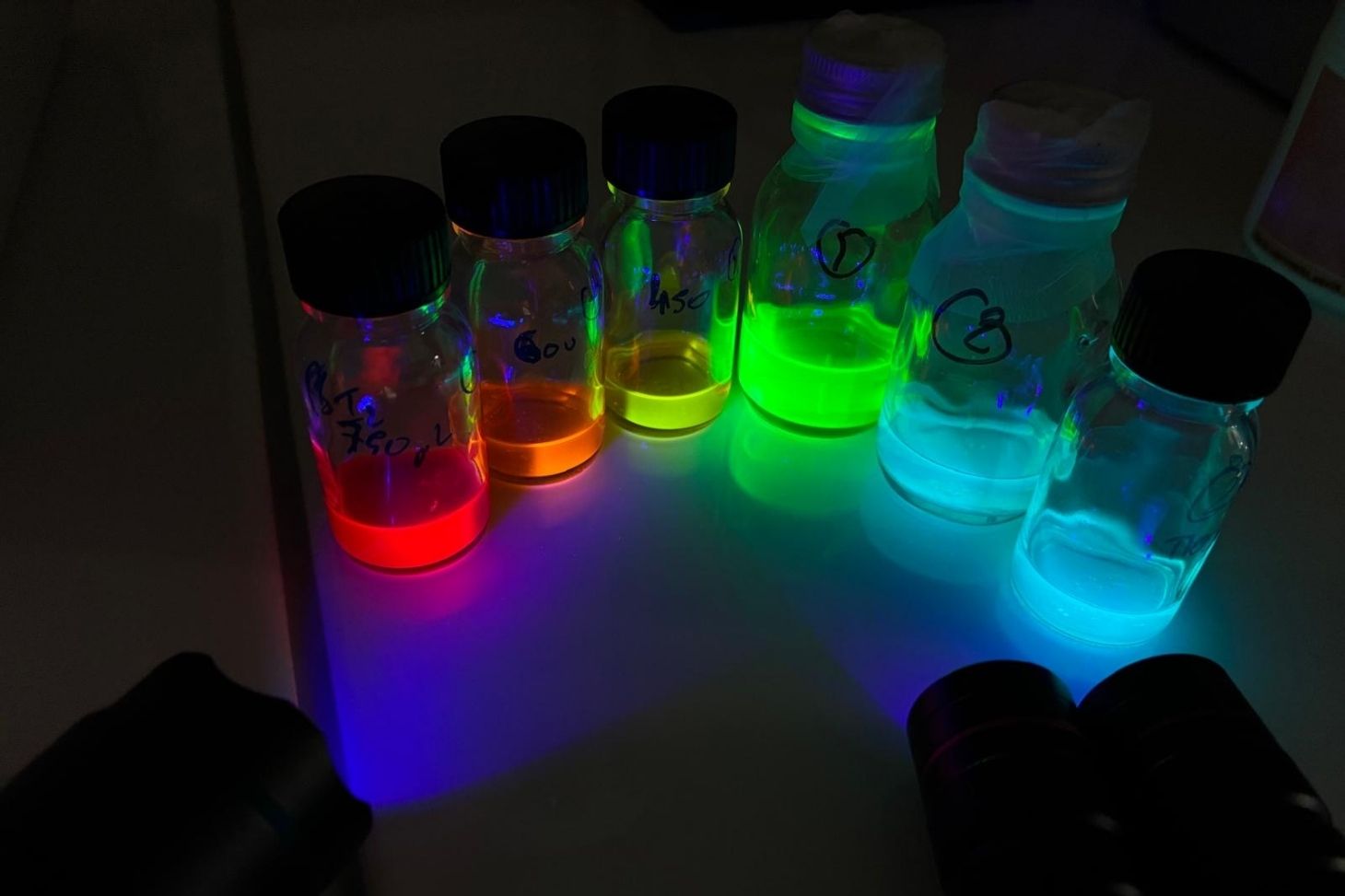 Fioles fluorescence