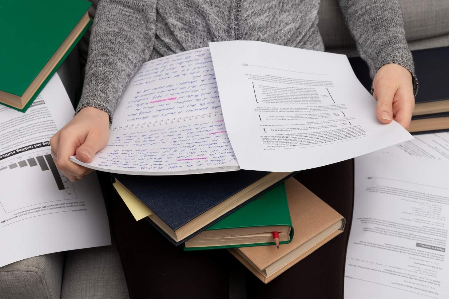 Etudiant en train de réviser