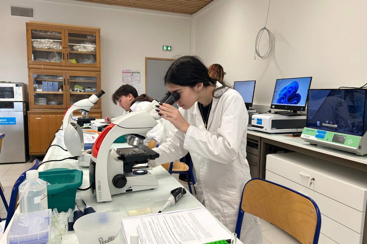 Microscope labo biologie